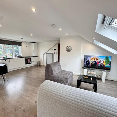 Hatton Apartments Heathrow Airport- Free Parking-Free Underground To And From Heathrow Airport Hatton Cross See Picture-See London Fast Hatton Cross To Central London 30Min מראה חיצוני תמונה