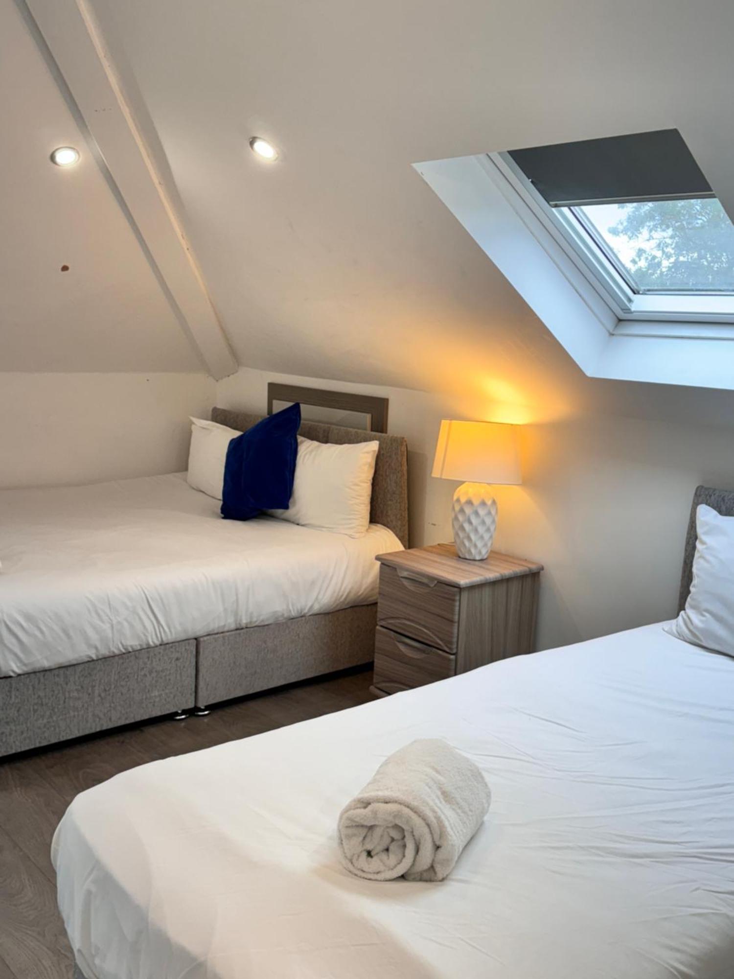 Hatton Apartments Heathrow Airport- Free Parking-Free Underground To And From Heathrow Airport Hatton Cross See Picture-See London Fast Hatton Cross To Central London 30Min מראה חיצוני תמונה