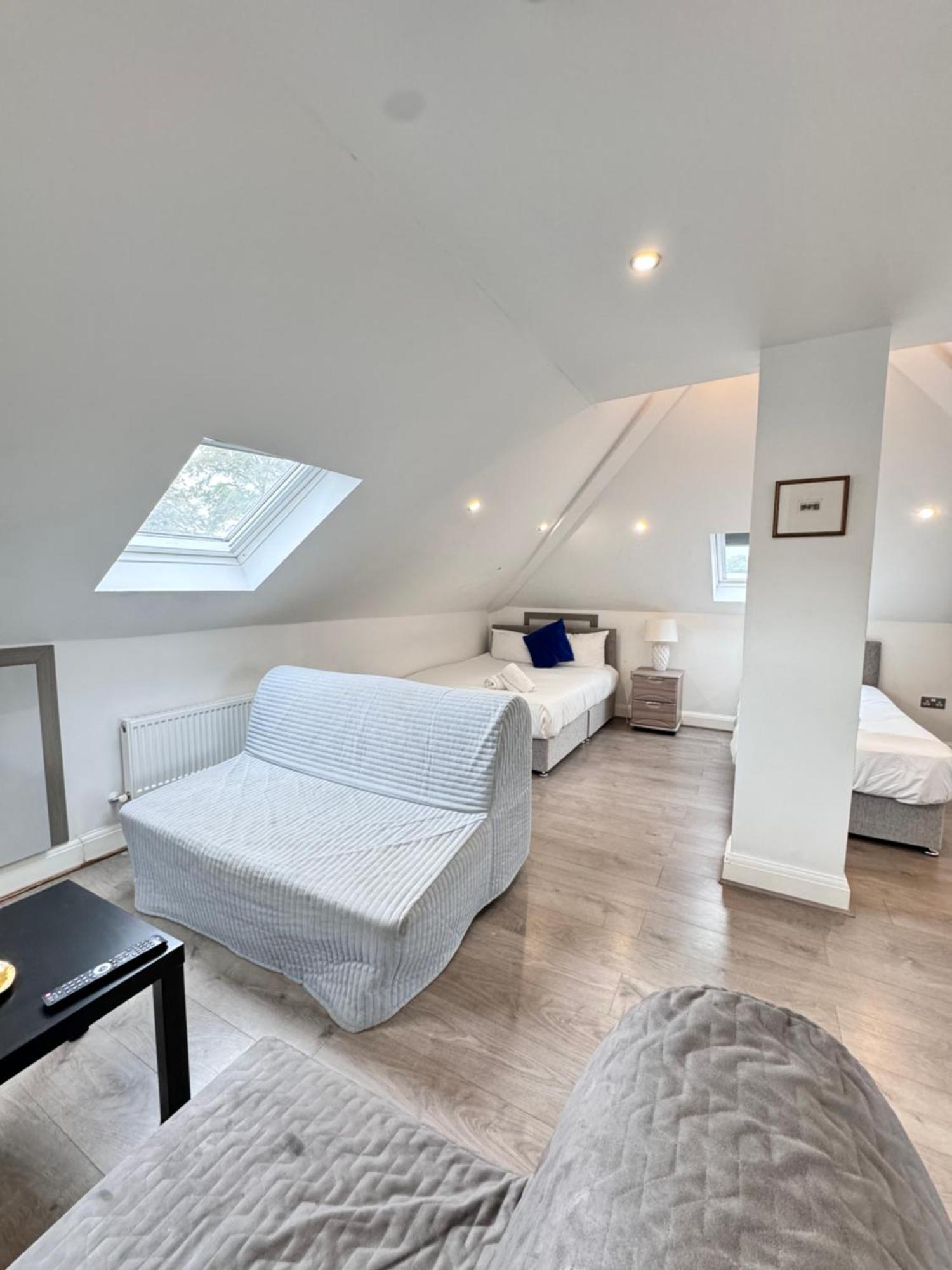 Hatton Apartments Heathrow Airport- Free Parking-Free Underground To And From Heathrow Airport Hatton Cross See Picture-See London Fast Hatton Cross To Central London 30Min מראה חיצוני תמונה