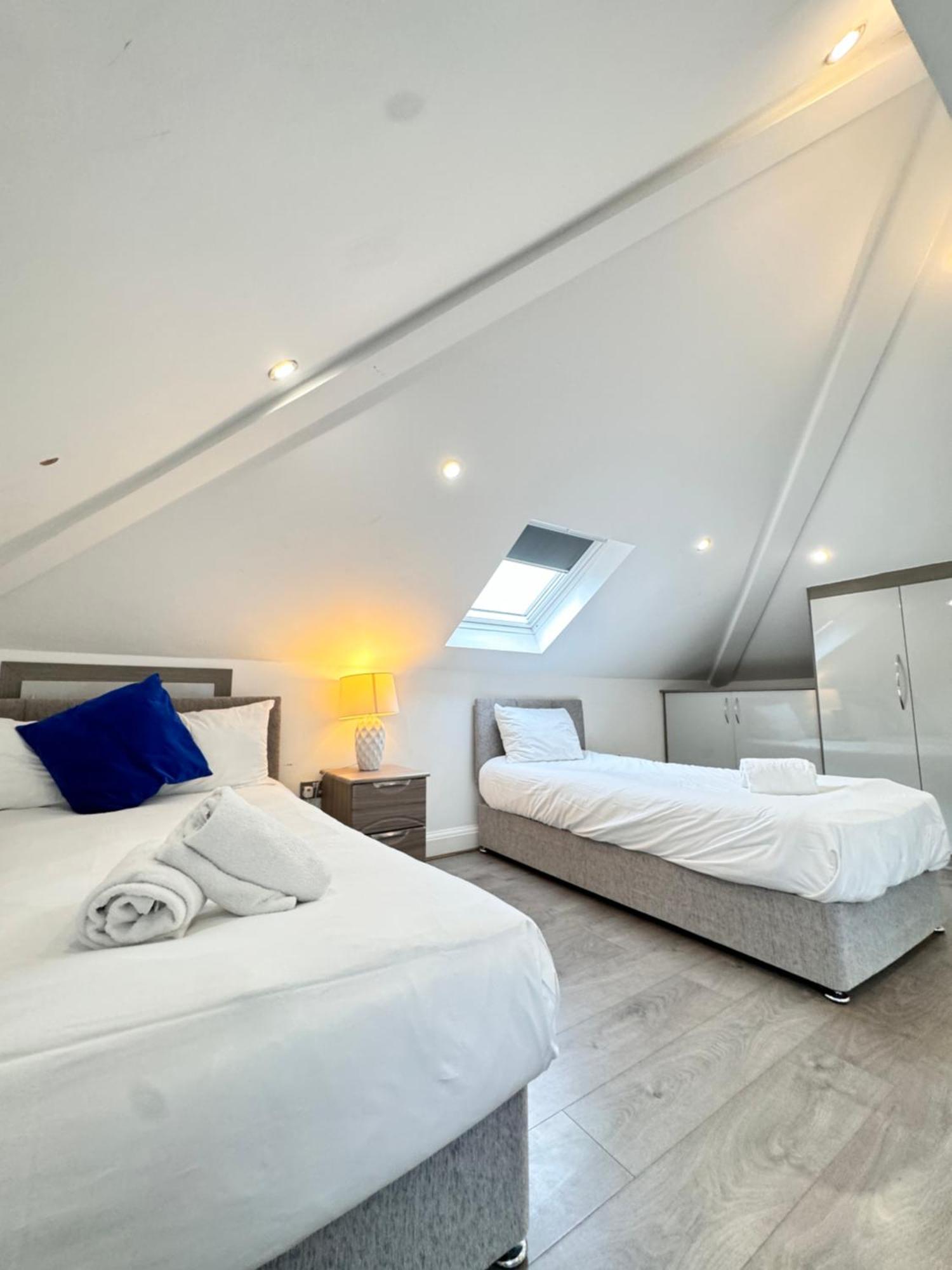 Hatton Apartments Heathrow Airport- Free Parking-Free Underground To And From Heathrow Airport Hatton Cross See Picture-See London Fast Hatton Cross To Central London 30Min מראה חיצוני תמונה