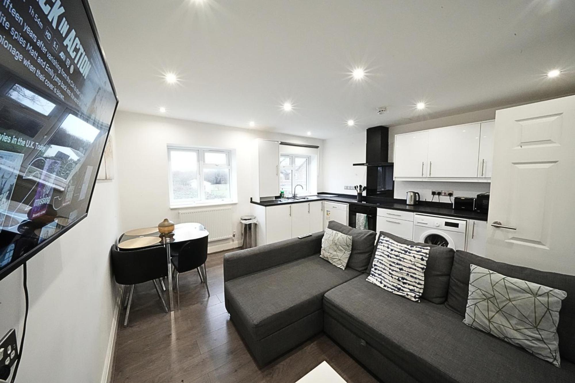 Hatton Apartments Heathrow Airport- Free Parking-Free Underground To And From Heathrow Airport Hatton Cross See Picture-See London Fast Hatton Cross To Central London 30Min מראה חיצוני תמונה