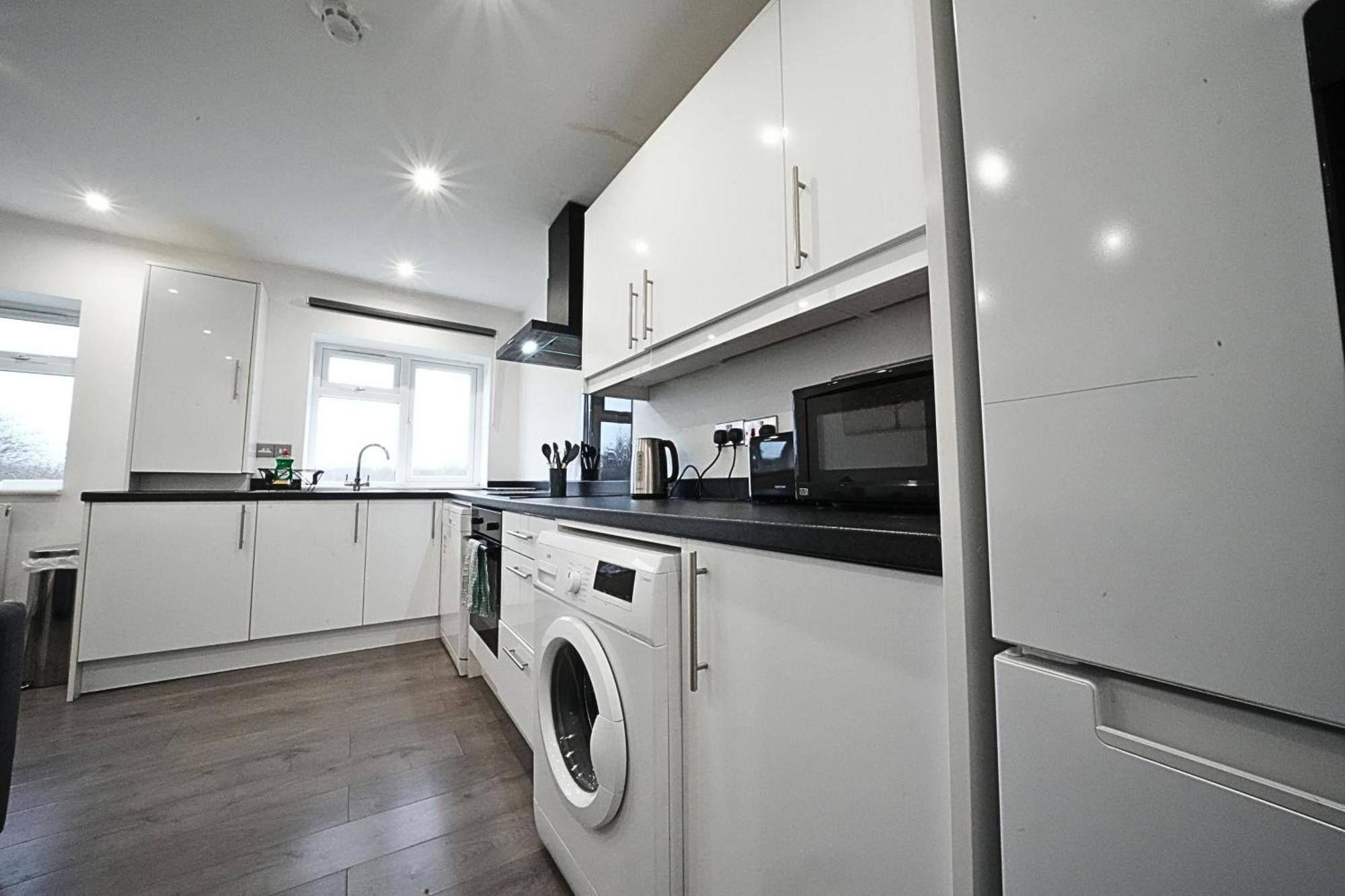 Hatton Apartments Heathrow Airport- Free Parking-Free Underground To And From Heathrow Airport Hatton Cross See Picture-See London Fast Hatton Cross To Central London 30Min מראה חיצוני תמונה
