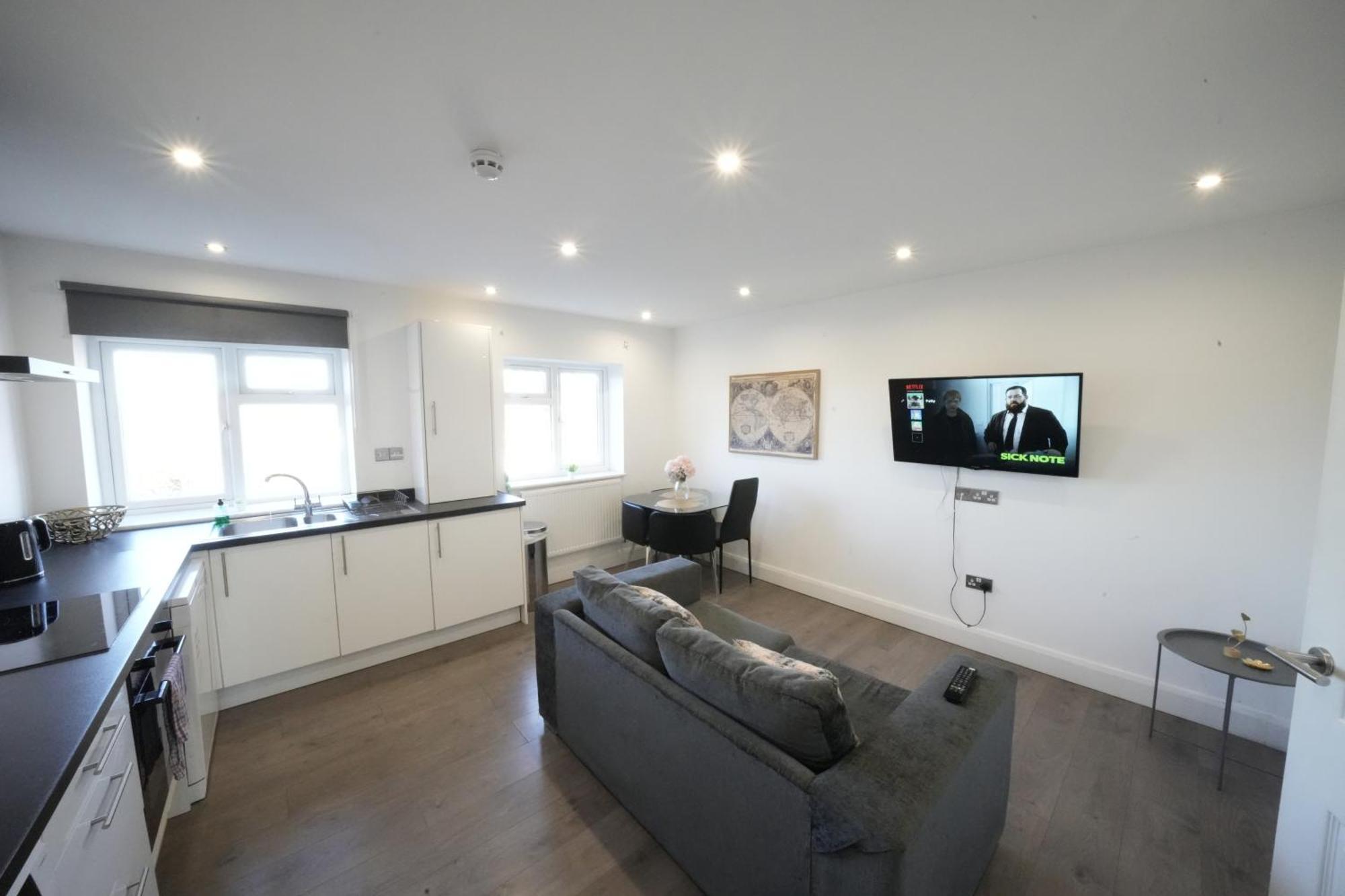 Hatton Apartments Heathrow Airport- Free Parking-Free Underground To And From Heathrow Airport Hatton Cross See Picture-See London Fast Hatton Cross To Central London 30Min מראה חיצוני תמונה