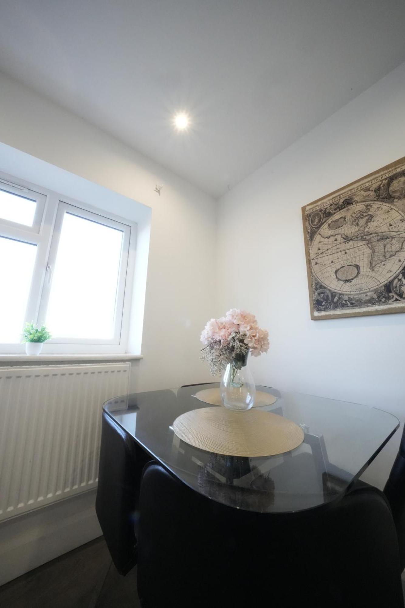 Hatton Apartments Heathrow Airport- Free Parking-Free Underground To And From Heathrow Airport Hatton Cross See Picture-See London Fast Hatton Cross To Central London 30Min מראה חיצוני תמונה