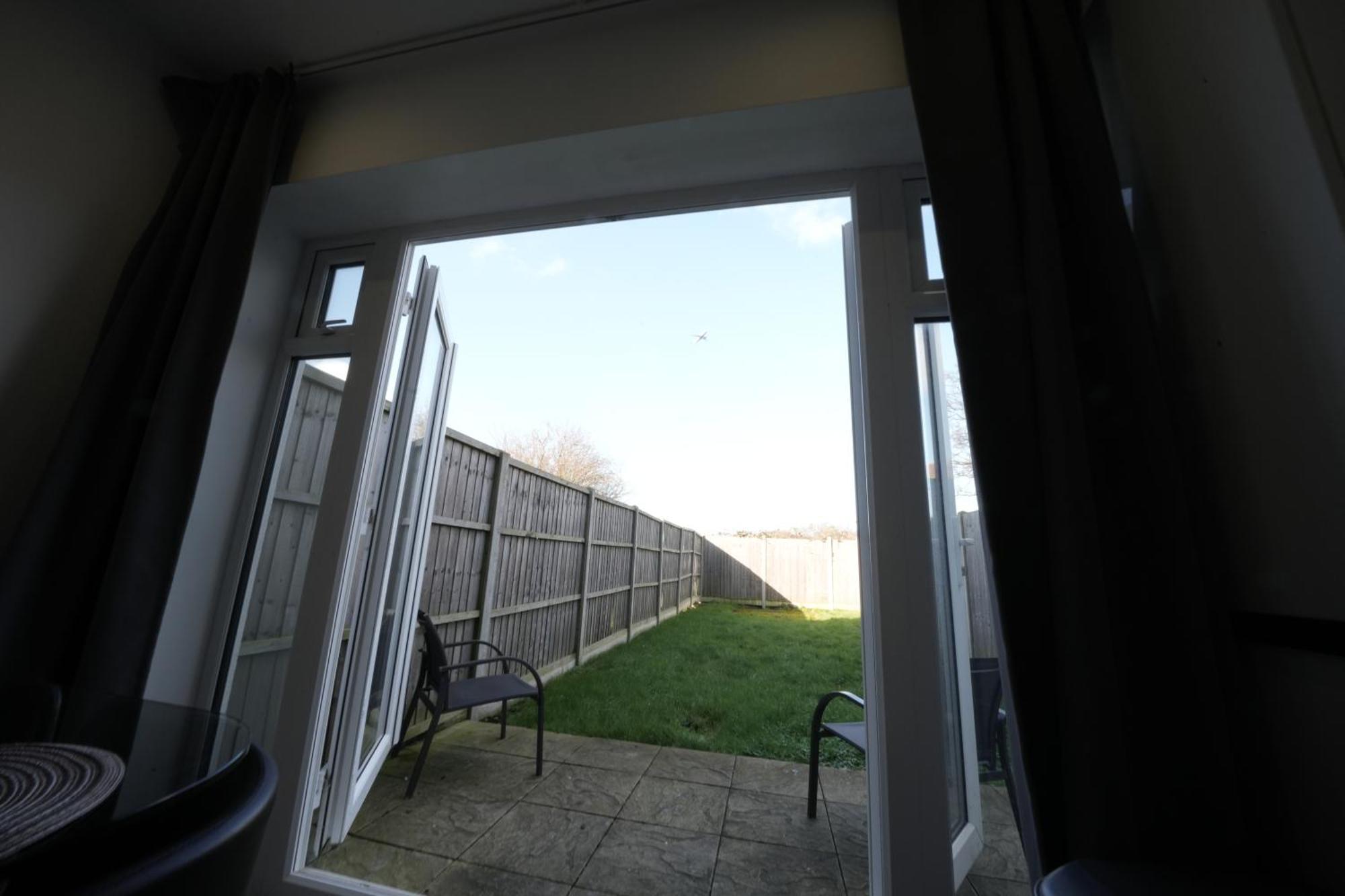 Hatton Apartments Heathrow Airport- Free Parking-Free Underground To And From Heathrow Airport Hatton Cross See Picture-See London Fast Hatton Cross To Central London 30Min מראה חיצוני תמונה