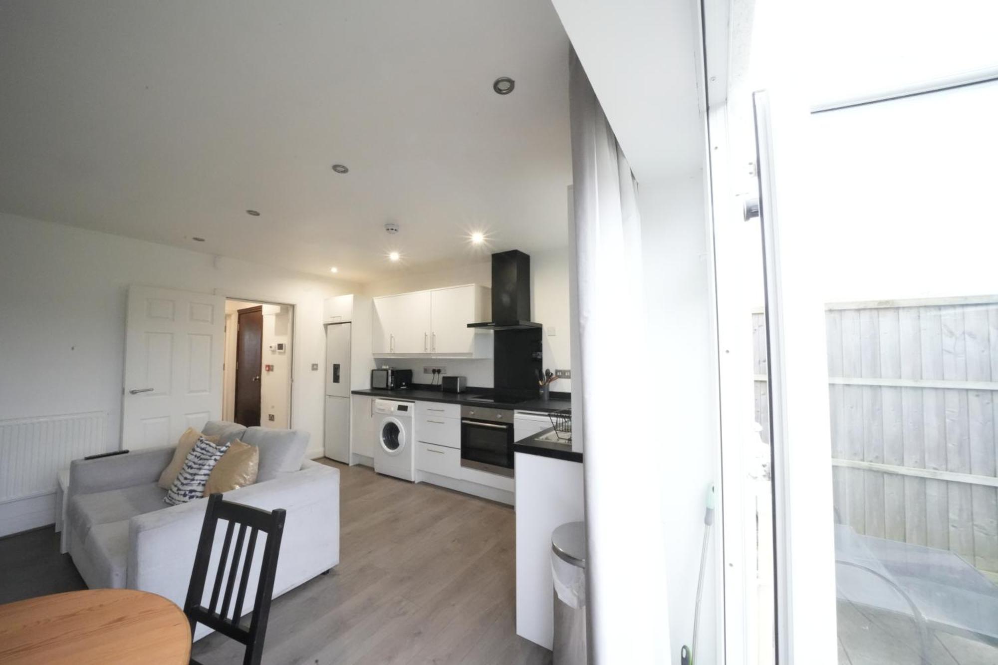 Hatton Apartments Heathrow Airport- Free Parking-Free Underground To And From Heathrow Airport Hatton Cross See Picture-See London Fast Hatton Cross To Central London 30Min מראה חיצוני תמונה